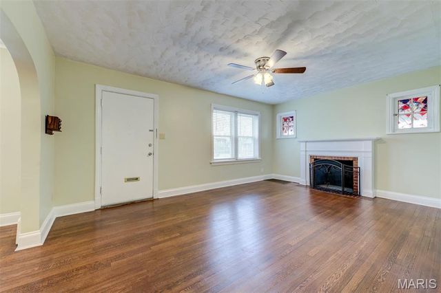 7710 Saint Albans Avenue, St Louis, MO 63117