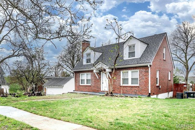 7710 Saint Albans Avenue, St Louis, MO 63117