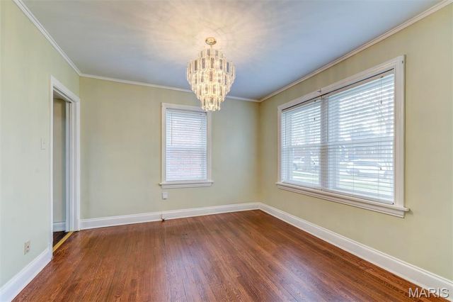 7710 Saint Albans Avenue, St Louis, MO 63117