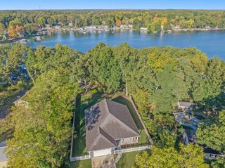 7811 N 39th Street, Ross Twp, MI 49012