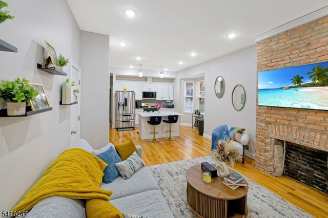 81 N Grove St 3, East Orange City, NJ 07017