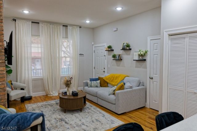 81 N Grove St 3, East Orange City, NJ 07017