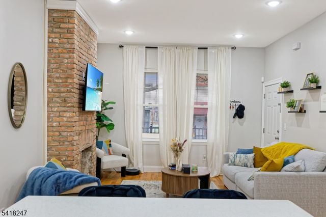 81 N Grove St 3, East Orange City, NJ 07017