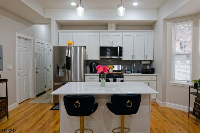 81 N Grove St 3, East Orange City, NJ 07017