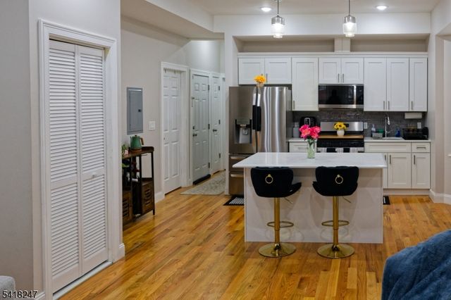 81 N Grove St 3, East Orange City, NJ 07017