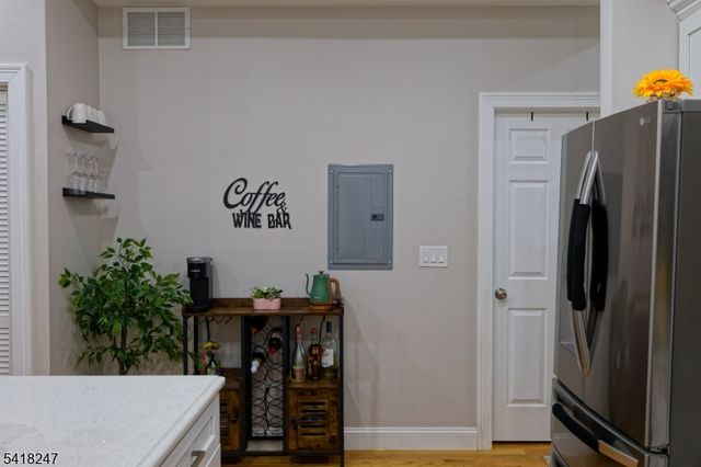 81 N Grove St 3, East Orange City, NJ 07017