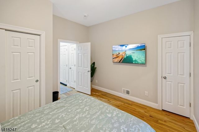 81 N Grove St 3, East Orange City, NJ 07017