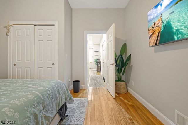 81 N Grove St 3, East Orange City, NJ 07017