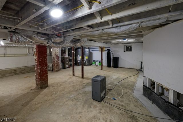 81 N Grove St 3, East Orange City, NJ 07017