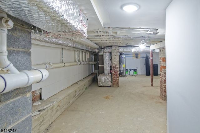 81 N Grove St 3, East Orange City, NJ 07017