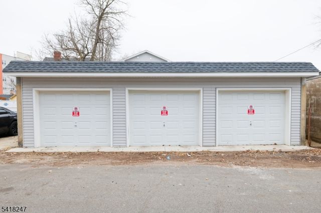 81 N Grove St 3, East Orange City, NJ 07017