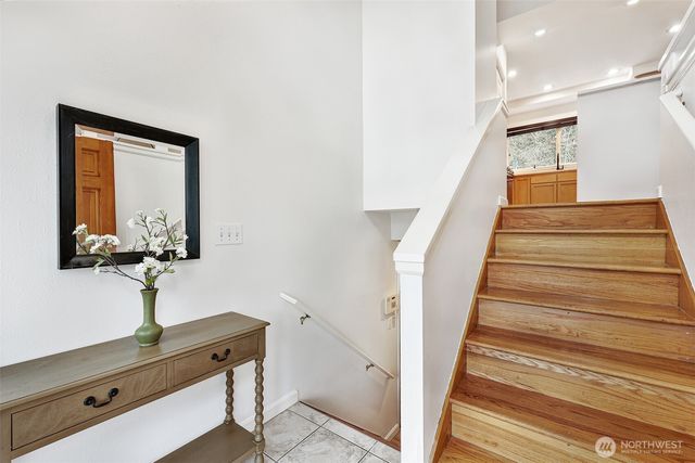 14627 SE Newport Way, Bellevue, WA 98006