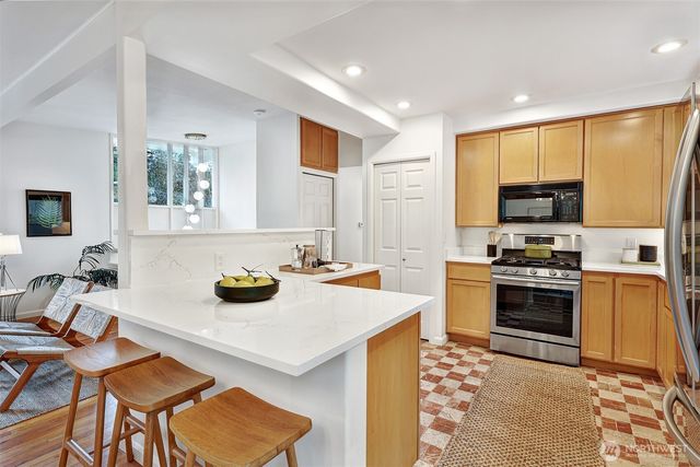 14627 SE Newport Way, Bellevue, WA 98006