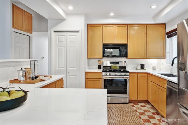 14627 SE Newport Way, Bellevue, WA 98006