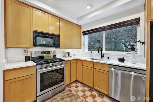 14627 SE Newport Way, Bellevue, WA 98006