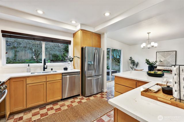 14627 SE Newport Way, Bellevue, WA 98006