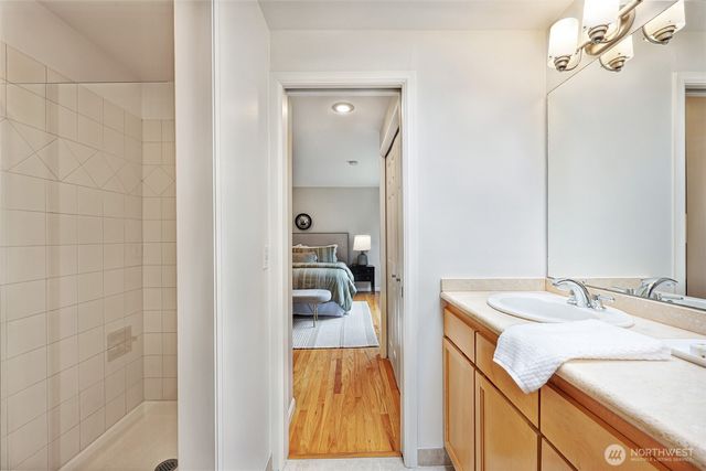 14627 SE Newport Way, Bellevue, WA 98006