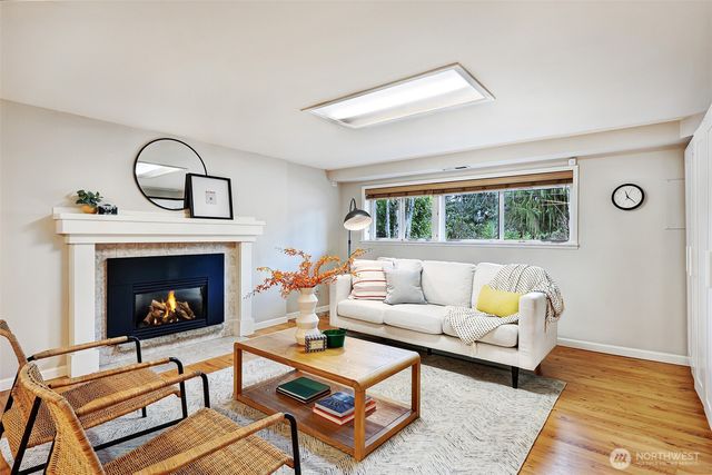 14627 SE Newport Way, Bellevue, WA 98006