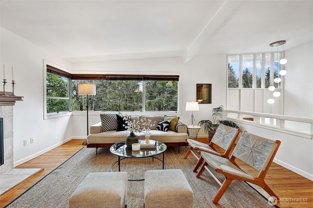 14627 SE Newport Way, Bellevue, WA 98006