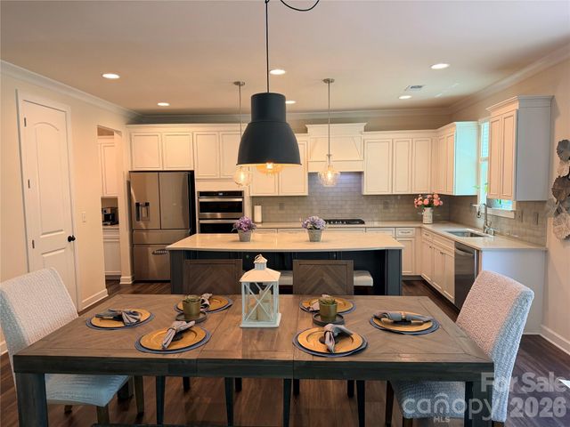 5070 Watersail Way, Lake Wylie, SC 29710