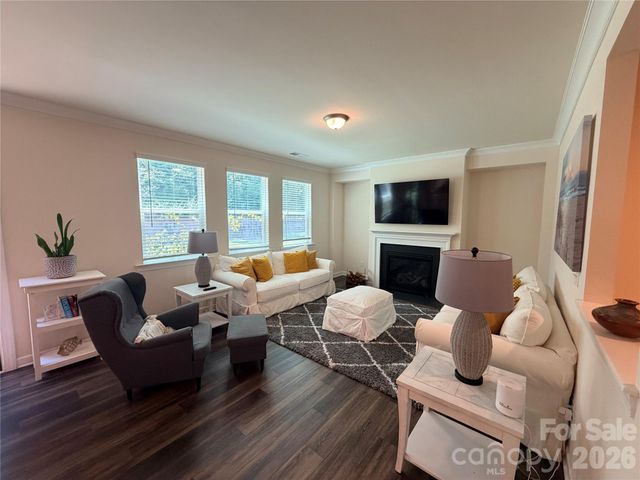 5070 Watersail Way, Lake Wylie, SC 29710