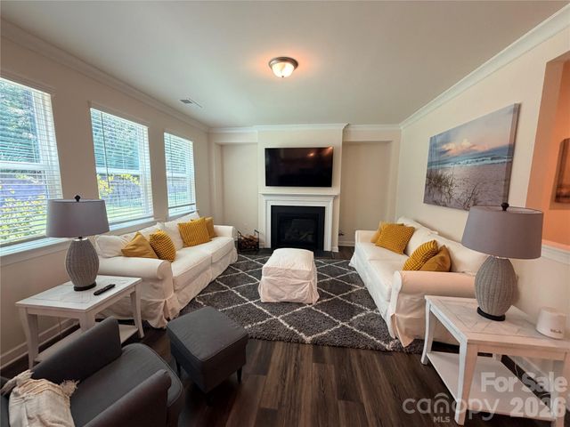 5070 Watersail Way, Lake Wylie, SC 29710
