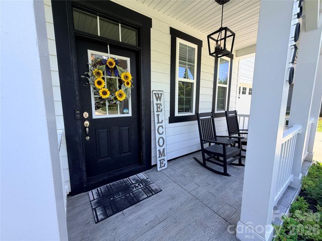 5070 Watersail Way, Lake Wylie, SC 29710