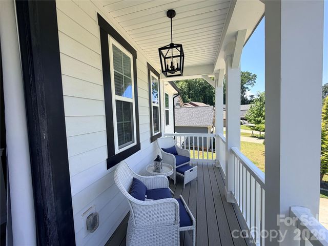 5070 Watersail Way, Lake Wylie, SC 29710