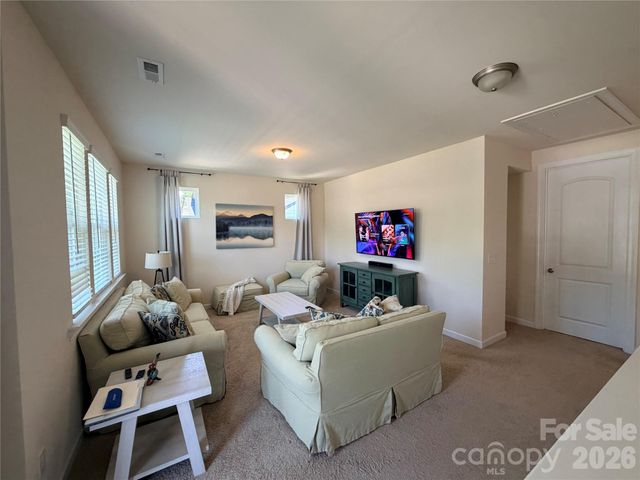 5070 Watersail Way, Lake Wylie, SC 29710