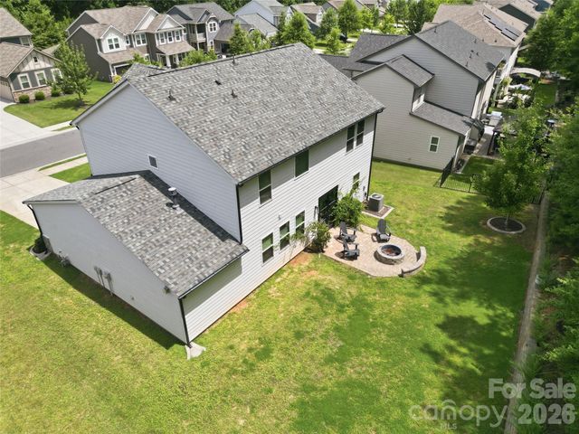 5070 Watersail Way, Lake Wylie, SC 29710