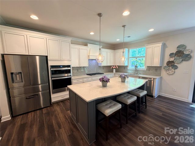 5070 Watersail Way, Lake Wylie, SC 29710