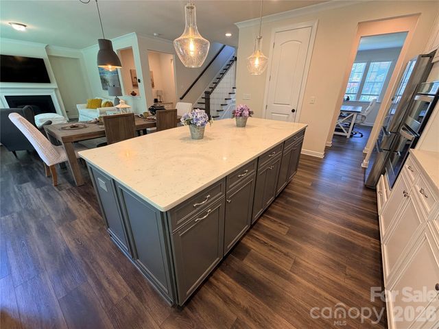 5070 Watersail Way, Lake Wylie, SC 29710