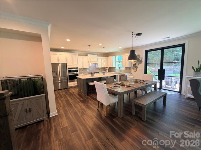 5070 Watersail Way, Lake Wylie, SC 29710