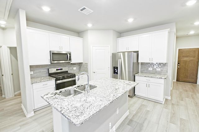 3913 Murvaul Drive, Farmersville, TX 75442