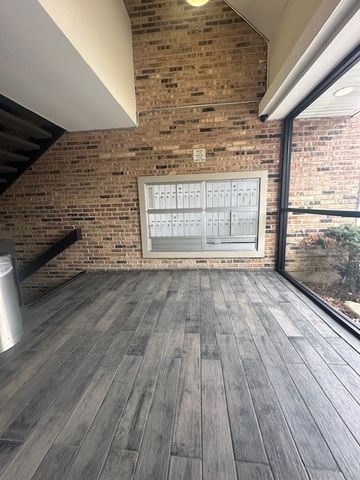 1813 Hemlock Place 311, Schaumburg, IL 60173