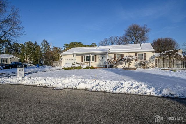 1212 Pemberton Street, Toms River, NJ 08757