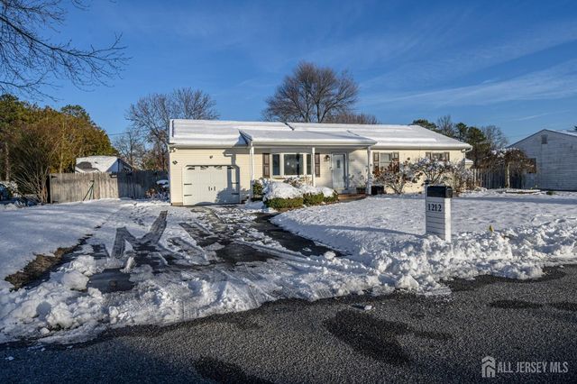 1212 Pemberton Street, Toms River, NJ 08757