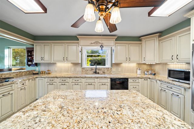 25948 Nelson Road, Hempstead, TX 77445