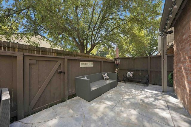 1669 Prairie Grove Drive, Houston, TX 77077