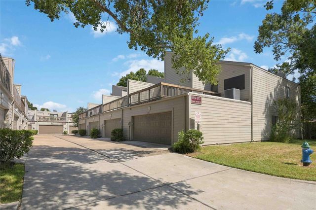 1669 Prairie Grove Drive, Houston, TX 77077