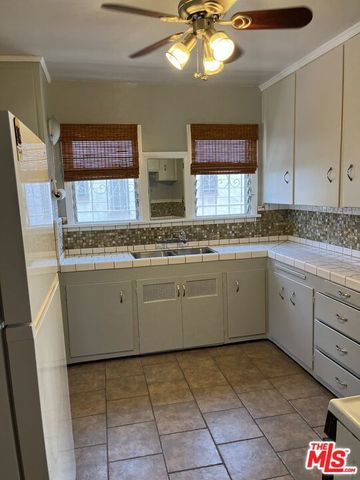 4238 SUTRO Avenue, Los Angeles, CA 90008