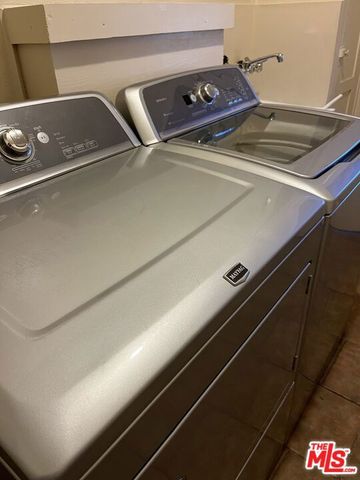 4238 SUTRO Avenue, Los Angeles, CA 90008