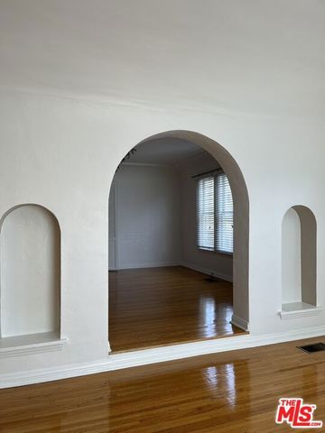 4238 SUTRO Avenue, Los Angeles, CA 90008