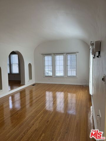 4238 SUTRO Avenue, Los Angeles, CA 90008