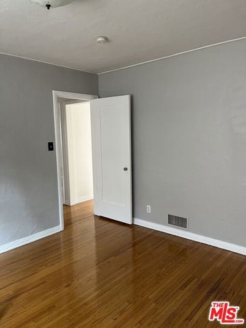 4238 SUTRO Avenue, Los Angeles, CA 90008