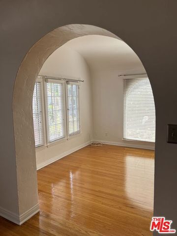 4238 SUTRO Avenue, Los Angeles, CA 90008