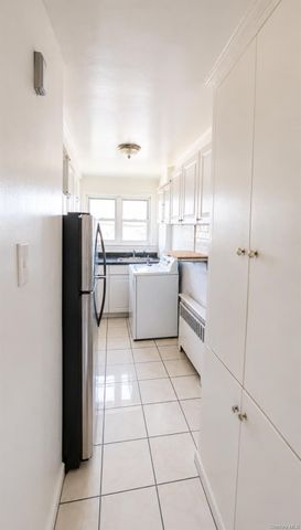214-07B Hillside Ave Unit B, Queens Village, NY 11427