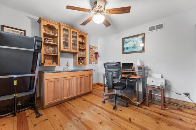 W326S1480 Forest Hills DRIVE, Delafield, WI 53018