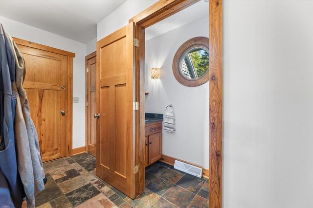 W326S1480 Forest Hills DRIVE, Delafield, WI 53018