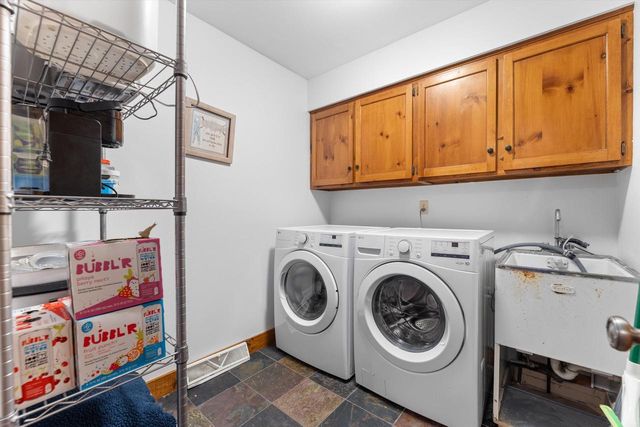 W326S1480 Forest Hills DRIVE, Delafield, WI 53018